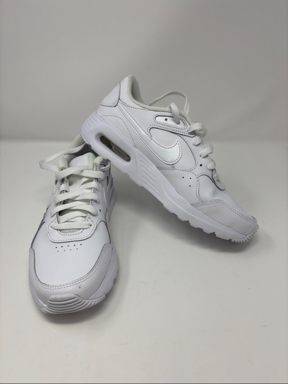 Nike White Leather Low-Top Sneakers 8 DH9637-100